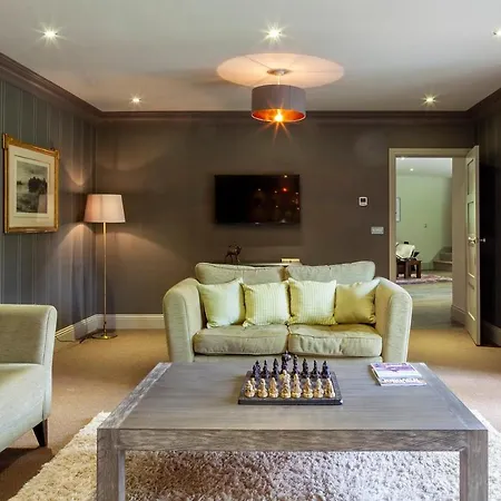 The Stables With Jacuzzi & Tennis Court * York