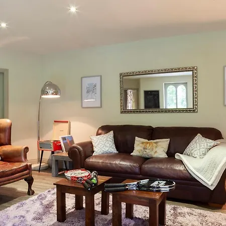 The Stables With Jacuzzi & Tennis Court York